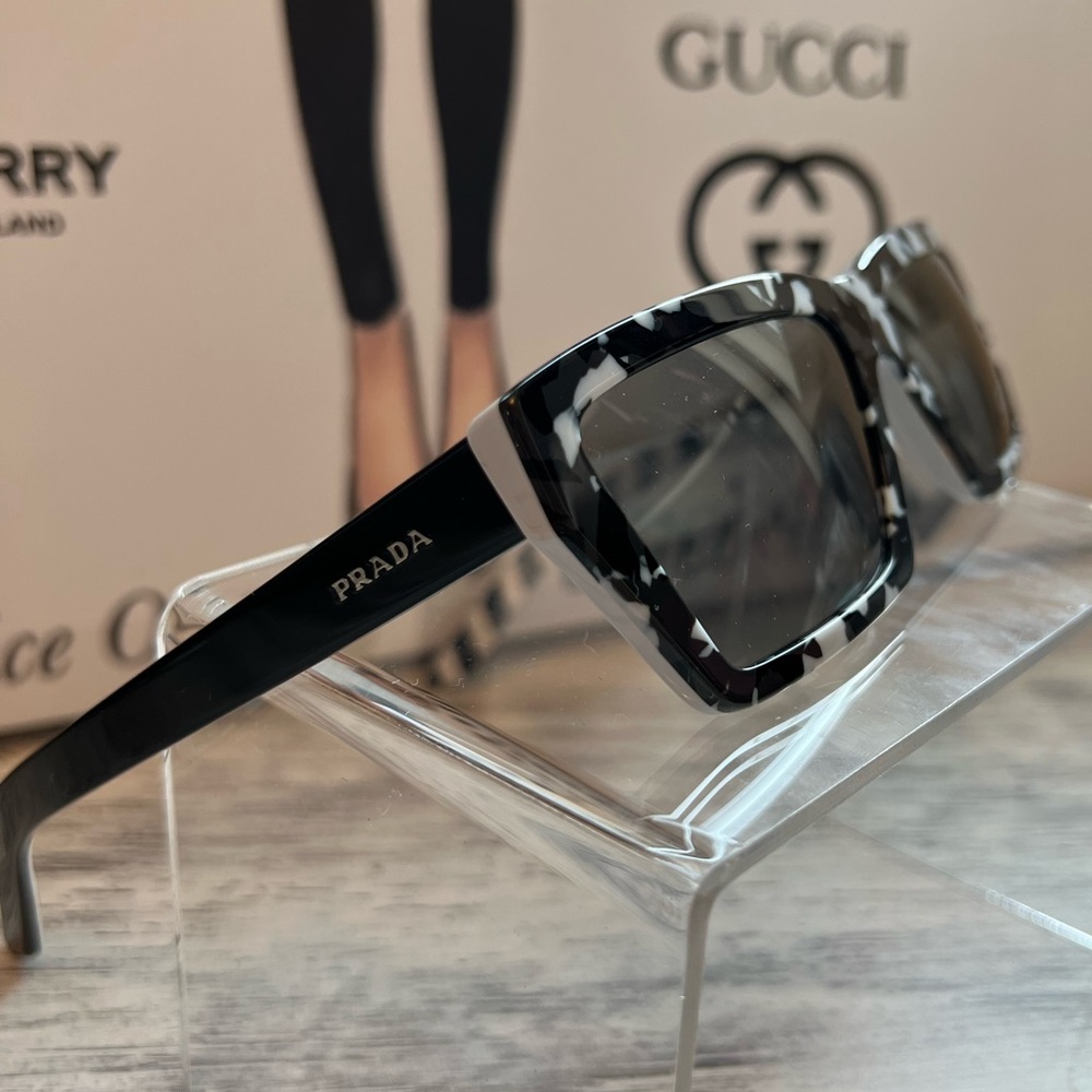 Prada Tortoiseshell Black & White Square Sunglasses - Picture 7 of 16